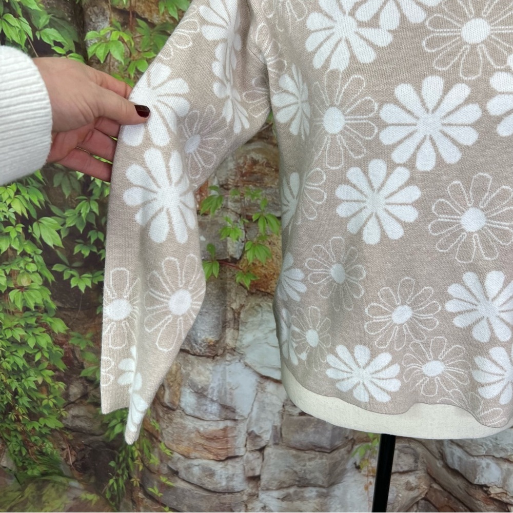 RACHEL ZOE Beige Daisy Print Floral Cozy Crewneck Sweater, S - Picture 3 of 10